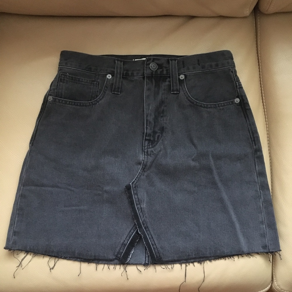 Madewell black denim skirt - size 26